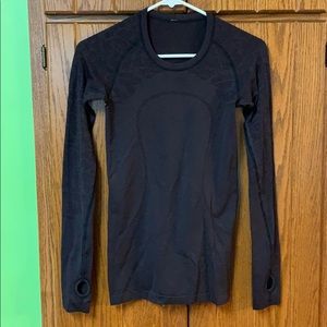 Lululemon size 4 Swifty Tech long sleeve purple
